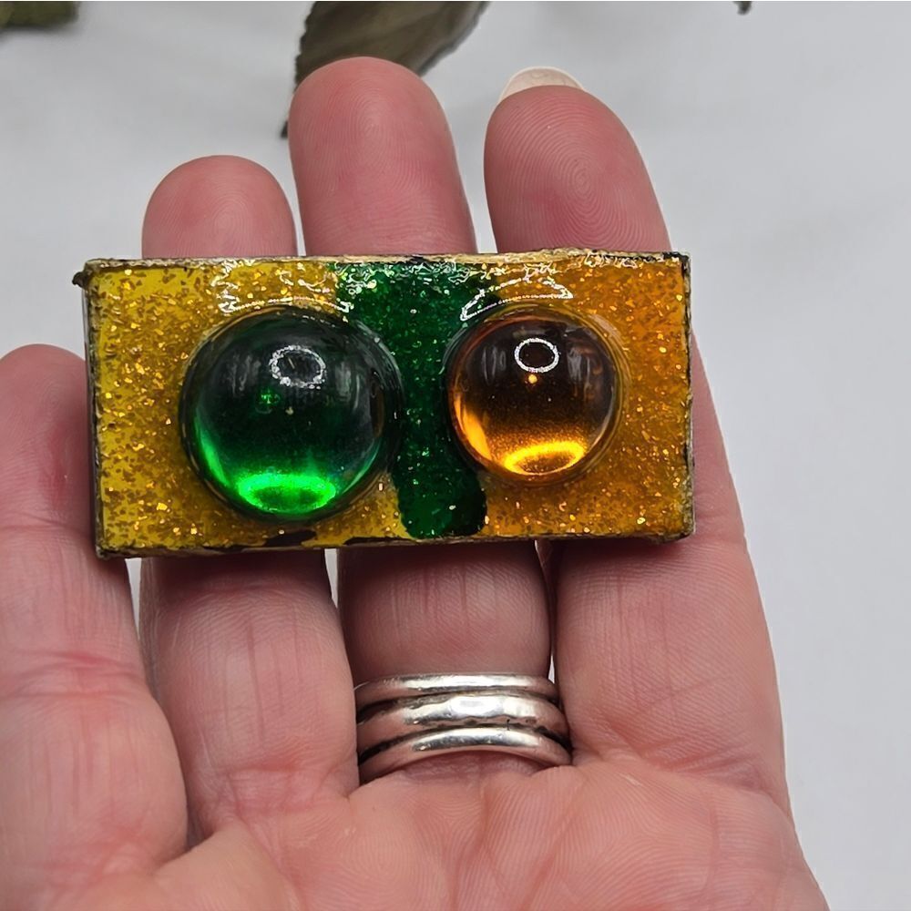 "5/$40" Handmade Resin? Retro Yellow/Green Brooch Pin